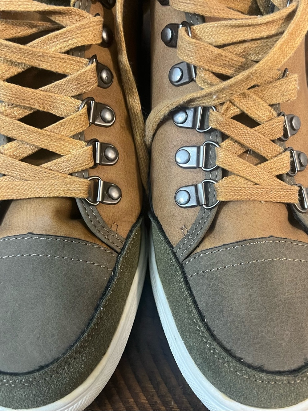 Men's Casual Two-Tone Tan & Olive Lace-Up Shoes